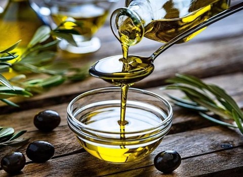 تصویر 1 از قیمت خرید روغن زیتون اصل + فروش ویژه