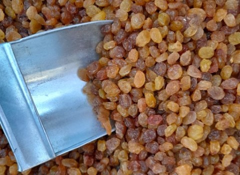 تصویر 1 از قیمت خرید کشمش سبز پلویی + فروش ویژه