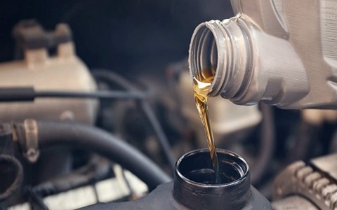 تصویر 2 از قیمت روغن موتور کاسترول + خرید باور نکردنی