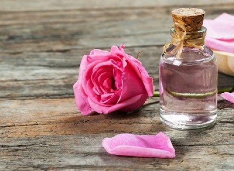 تصویر 1 از قیمت خرید عرق گیاهی گلاب + فروش ویژه