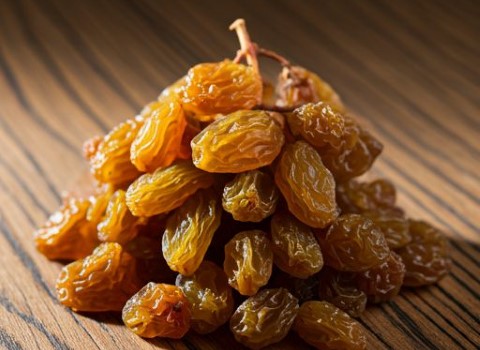 تصویر 1 از خرید و قیمت کشمش تیزابی پلویی درجه ۱ + فروش عمده