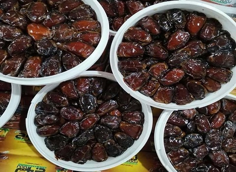 تصویر 1 از قیمت خرید خرما صادراتی یسنا عمده به صرفه و ارزان