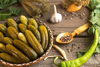تصویر 3 از قیمت خرید خیار شور فله ای + فروش ویژه
