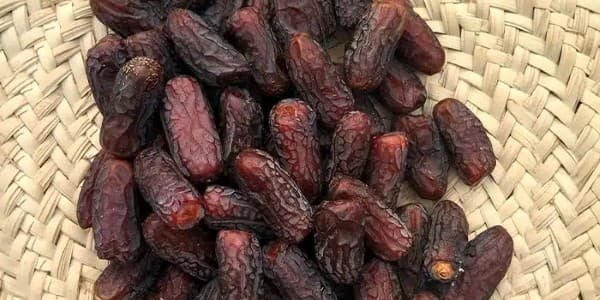 تصویر 2 از قیمت خرما پیارم درجه یک صادراتی + خرید باور نکردنی