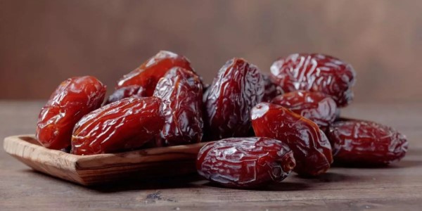 تصویر 2 از خرید خرما پیارم دمباز 1000 گرم + قیمت فروش استثنایی