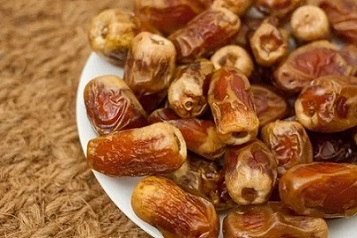 تصویر 5 از قیمت خرید خرما خشک زرد + فروش ویژه