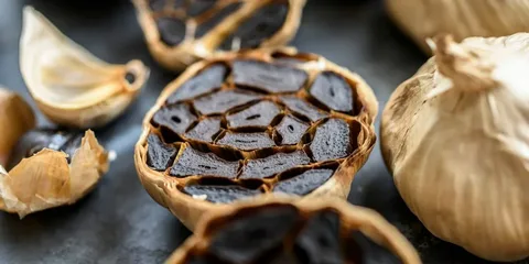 خرید سیر سیاه مرغوب همدان + قیمت فروش استثنایی