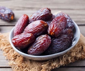 خرما زاهدی خشک و خوش‌ طعم مناسب مصرف روزانه