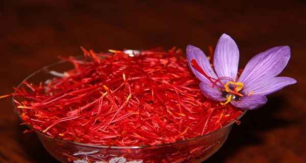 تصویر 5 از خرید و قیمت زعفران ممتاز مشهد + فروش صادراتی