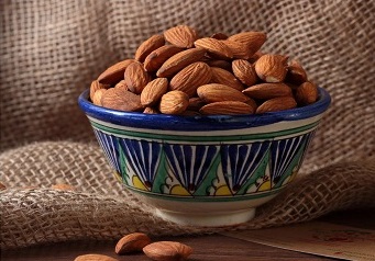 تصویر 5 از قیمت خرید بادام مامایی شور + فروش ویژه