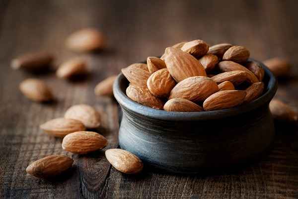 تصویر 2 از خرید و قیمت بادام مامایی درجه یک + فروش صادراتی