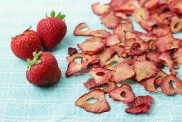 تصویر 1 از قیمت خرید توت فرنگی خشک انجمادی + فروش ویژه