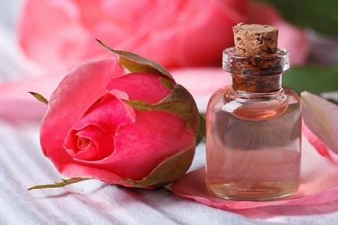 تصویر 4 از خرید گلاب اعلا کاشان + قیمت عالی باکیفیت