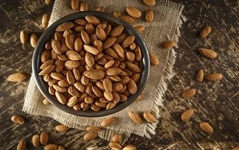 تصویر 2 از خرید مغز بادام مامایی + قیمت فروش استثنایی