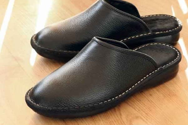 تصویر 5 از قیمت دمپایی طبی چرم با کیفیت ارزان + خرید عمده
