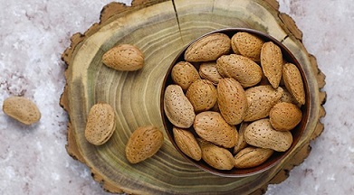 تصویر 3 از خرید بادام درختی مامایی  + قیمت عالی باکیفیت