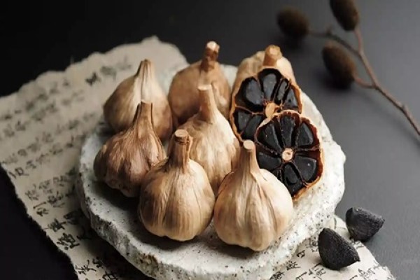 تصویر 2 از قیمت و خرید سیر سیاه خشک شده + فروش ارزان