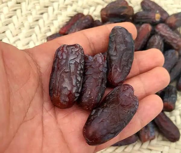 تصویر 1 از قیمت خرما پیارم صادراتی + خرید باور نکردنی