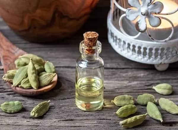 تصویر 2 از قیمت خرید عرق هل اصل + فروش ویژه