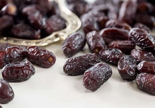 تصویر 3 از قیمت خرید خرما خشک سیاه با فروش عمده