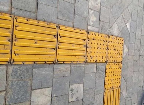 تصویر 1 از خرید و قیمت موزاییک پلیمری نابینایان ۴۰ در ۴۰ + فروش عمده