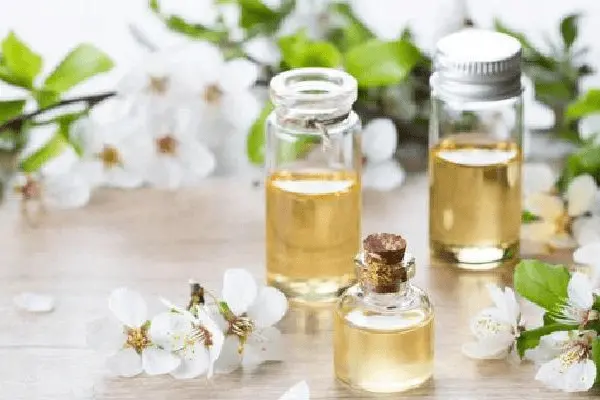 خرید و فروش اسانس طبیعی بهارنارنج با شرایط فوق العاده