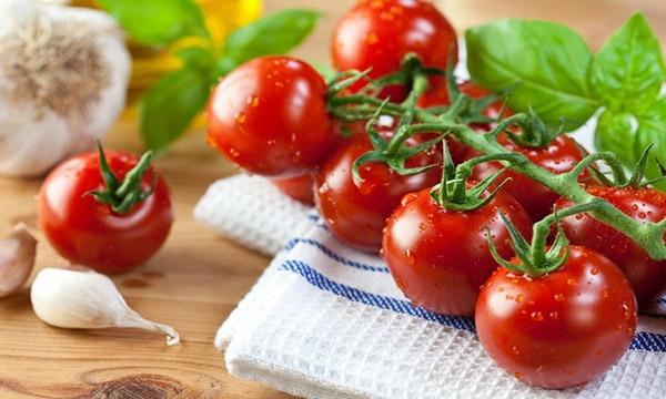 تصویر 2 از رب گوجه فرنگی پرامان در بسته‌ بندی پلاستیکی