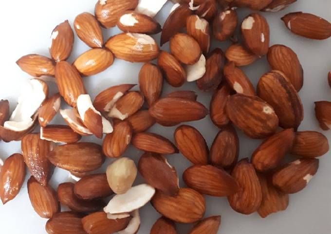 تصویر 5 از قیمت خرید بادام تلخ سوخته + فروش ویژه