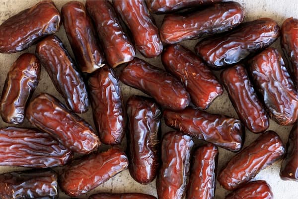 تصویر 3 از قیمت خرما پیارم صادراتی  + خرید باور نکردنی