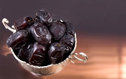 تصویر 2 از قیمت خرید خرما مضافتی درجه یک + فروش ویژه