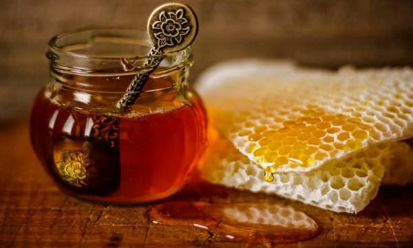 تصویر 2 از راهنمای خرید عسل چندگیاه طبیعی + قیمت عالی
