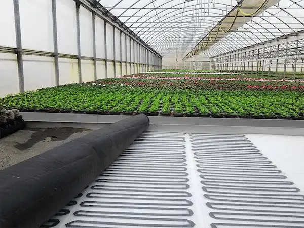 تصویر 1 از راهنمای خرید کفپوش گلخانه صنعتی + قیمت عالی