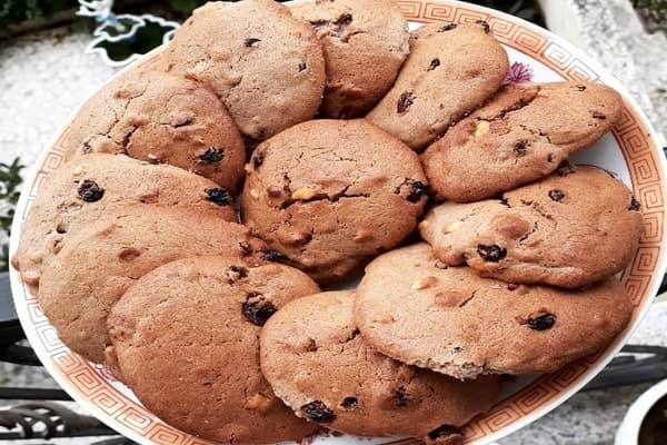 تصویر 2 از قیمت کوکی شکلاتی با تزئین شکلات چیپسی با کیفیت ارزان + خرید عمده