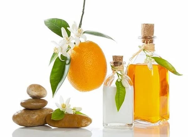 تصویر 2 از قیمت خرید عرق بهار نارنج اصل با فروش عمده
