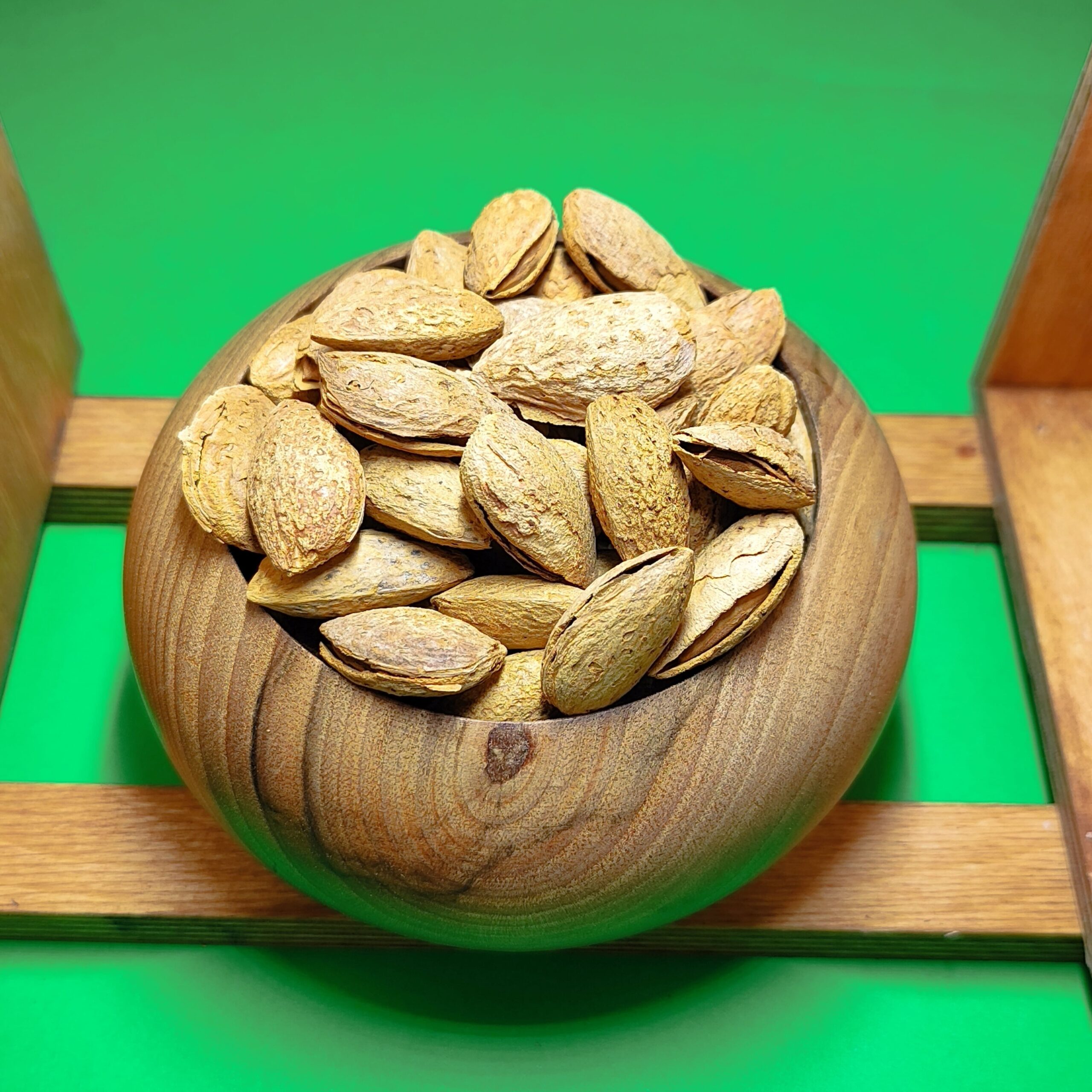 تصویر 5 از خرید بادام منقا پوست کاغذی + قیمت فروش استثنایی