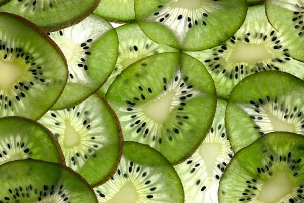 تصویر 1 از قیمت کیوی خشک با پوست + خرید باور نکردنی