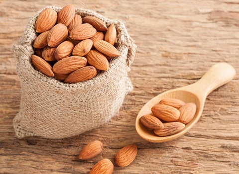 تصویر 5 از قیمت خرید مغز بادام مامایی + فروش ویژه