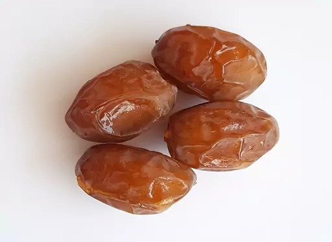 تصویر 4 از قیمت خرید خرما برحی عسلی + فروش ویژه