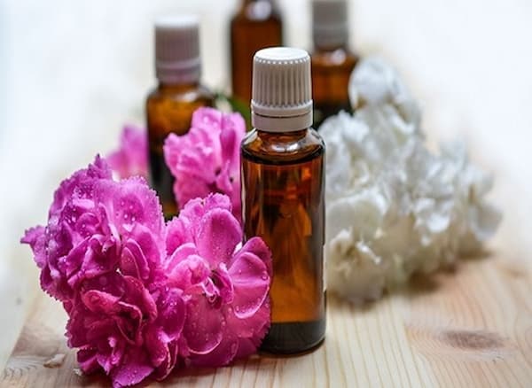تصویر 4 از قیمت اسانس گل محمدی خوراکی  با کیفیت ارزان + خرید عمده