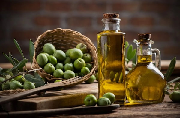 تصویر 5 از قیمت خرید روغن زیتون سبز + فروش ویژه