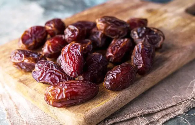 تصویر 1 از قیمت خرید خرما مضافتی شاهزاده با فروش عمده