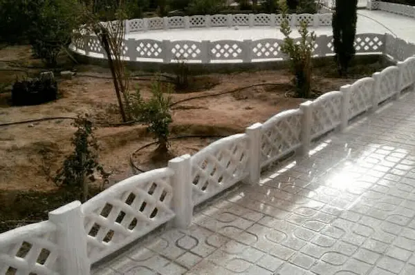 تصویر 3 از قیمت نرده سفید باغچه با کیفیت ارزان + خرید عمده