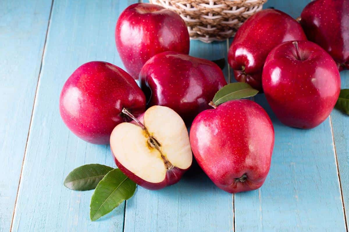 تصویر 5 از قیمت خرید سیب قرمز درجه یک عمده به صرفه و ارزان