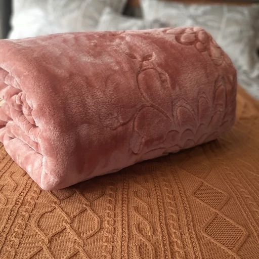 تصویر 5 از قیمت خرید پتو گلبافت تک رنگ عمده به صرفه و ارزان