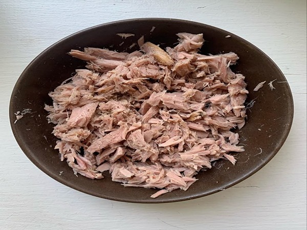 تصویر 1 از کنسرو تن ماهی پیچک تهیه شده از گوشت ماهی مرغوب