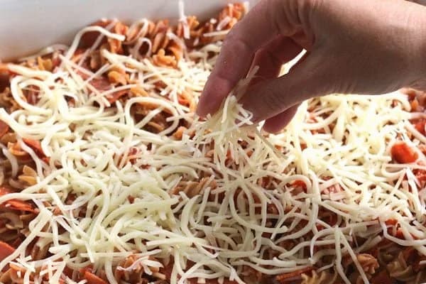 تصویر 4 از پنیر پیتزای کم‌ چرب با کشسانی مناسب و طعم ملایم