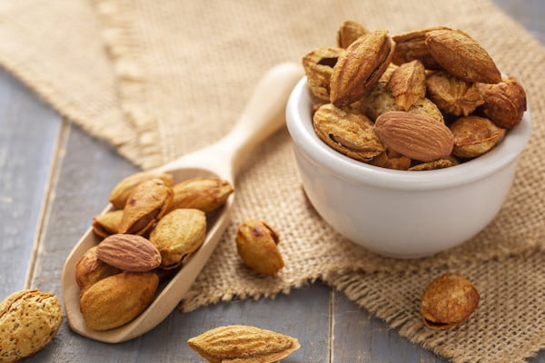 تصویر 1 از قیمت خرید بادام درختی صادراتی + فروش ویژه