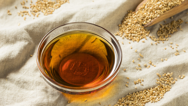 تصویر 1 از خرید و فروش روغن کنجد سمن یک لیتری با شرایط فوق العاده