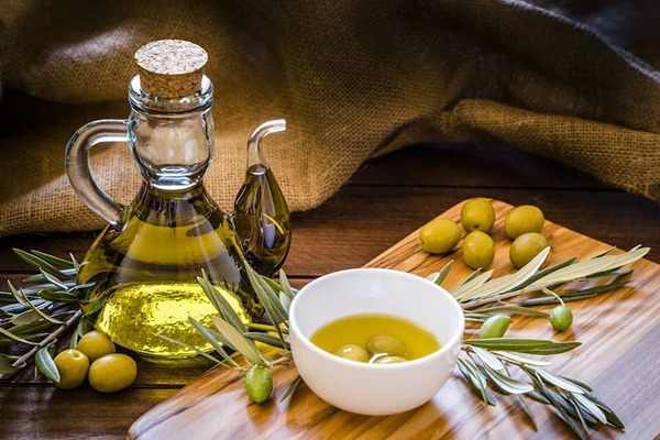 تصویر 5 از قیمت خرید روغن زیتون 10 لیتری + فروش ویژه