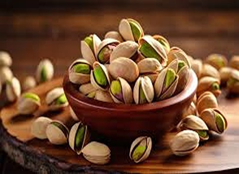 تصویر 1 از خرید و فروش پسته بادامی ریز زرند با شرایط فوق العاده